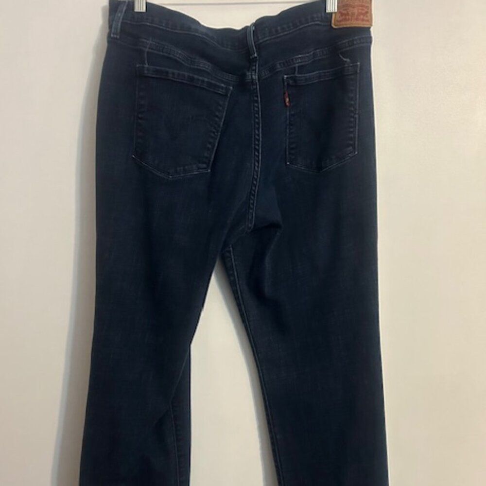 Levi's 505 distressed 5 pocket straight denim jeans, size 33/32 - Picture 3 of 6